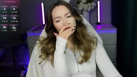 hello Im Eva online show from September 17, 3:48 pm