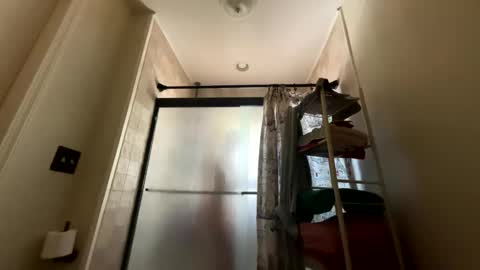 Hottgodess online show from December 16, 3:18 pm