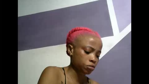 hottie baddie14 online show from November 3, 9:27 pm