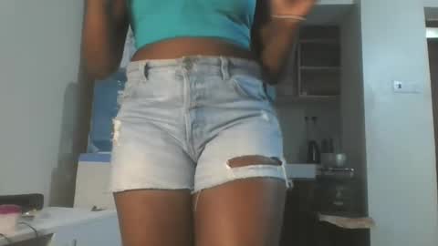 Snapshot of hottie_vera chatting on October 22, 7:48 pm vera online show from October 22, 7:48 pm