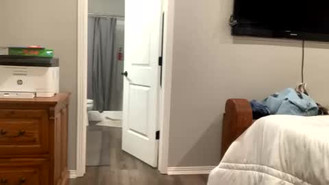 hottiewithabody101 online show from October 27, 9:37 pm