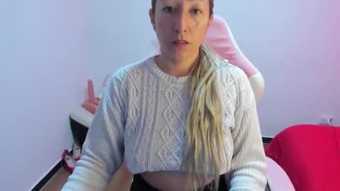 hottychrystal online show from November 28, 3:41 pm