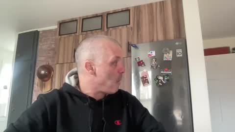 howlingatnothing online show from December 17, 5:36 pm