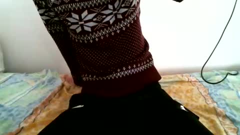 Snapshot of hug_me chatting on December 10, 2:39 pm Keanu online show from December 10, 2:39 pm