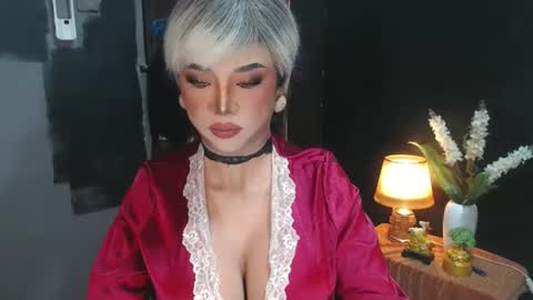 Christine online show from April 21, 6:48 pm