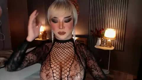 Christine online show from December 3, 9:32 am