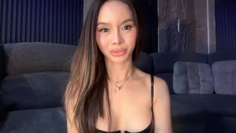 Tine Castillo online show from April 14, 9:12 am