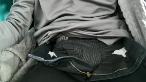 hugepecker131 online show from December 31, 3:09 pm