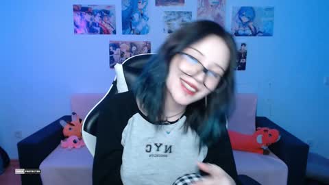 Snapshot of hugomin chatting on February 7, 4:37 am HugoMin online show from February 7, 4:37 am