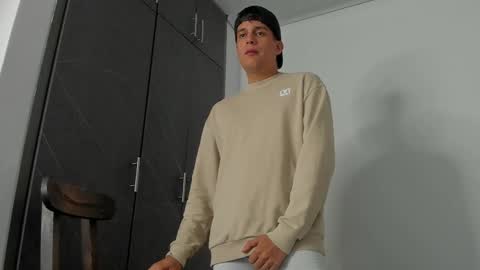 Hugo online show from March 7, 3:40 am