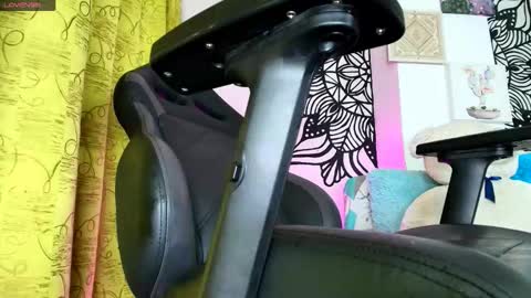 Snapshot of huila97 chatting on October 18, 1:54 am elecktra12 online show from October 18, 1:54 am