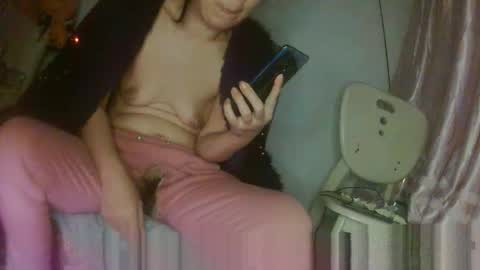 hujiajia520321431 online show from February 14, 11:07 pm