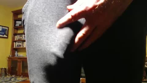 Big uncut cock dripping online show from December 2, 5:48 am