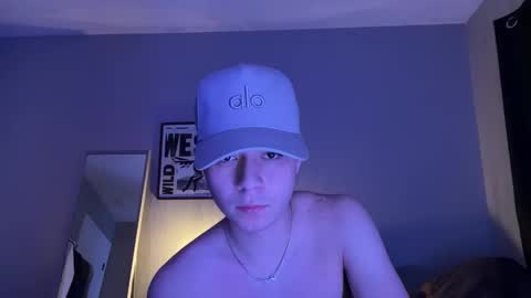 Snapshot of hungc0llegejock chatting on October 28, 1:39 am hungc0llegejock online show from October 28, 1:39 am
