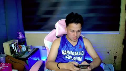 hunk_danny online show from July 11, 8:45 pm
