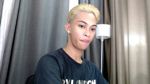 hunk_edward online show from June 18, 11:26 am