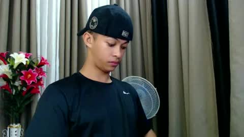 hunk_edward online show from July 6, 10:12 am