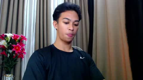 hunk_edward online show from July 19, 8:28 am