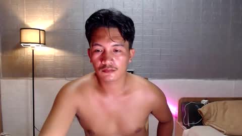 hunkylloyd online show from March 18, 3:01 am