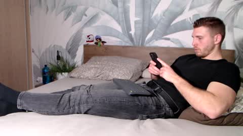 Hunter Bridges online show from February 8, 4:47 pm