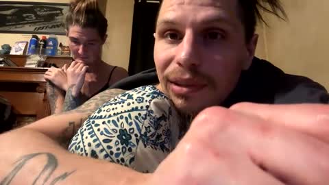 husbandandwife2011 online show from February 5, 8:11 am