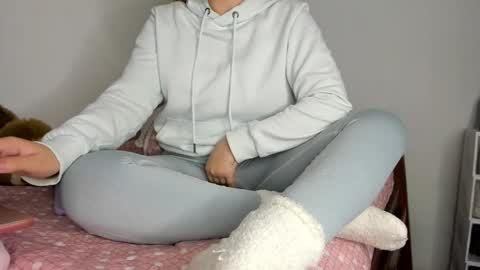 Hyun Joo online show from April 12, 1:31 am