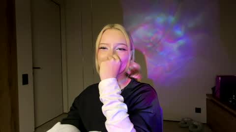Anny online show from May 30, 6:28 pm