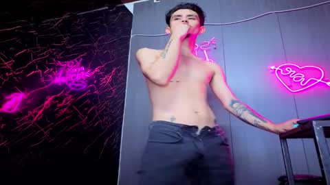 kelvis online show from November 23, 2:09 am