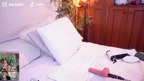 Lucy online show from November 30, 10:44 am