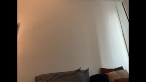 i o ro online show from December 23, 10:12 pm