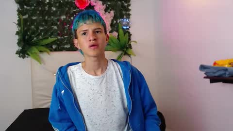 Snapshot of iam_lukas__ chatting on October 3, 2:43 am iam_lukas__ online show from October 3, 2:43 am