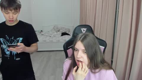 Cassie  STREAMS HERE EVERYDAY online show from February 24, 2:51 am