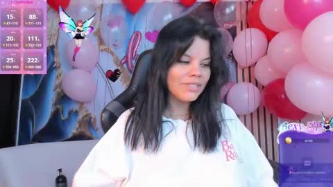 IM LOLA  online show from February 15, 2:55 pm