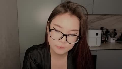 iamyuki_ online show from December 20, 8:32 am