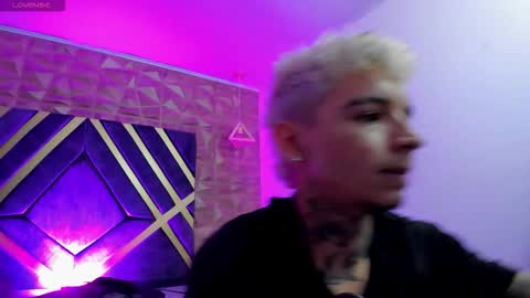 IAN CASTILLO online show from February 2, 11:17 am