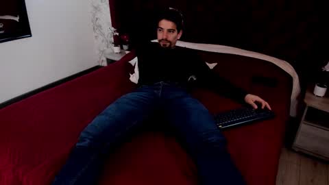 Ian Davis online show from September 14, 12:17 pm