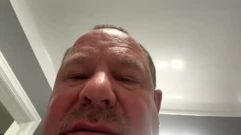 icanmakeyousquirt69 online show from May 12, 9:13 pm