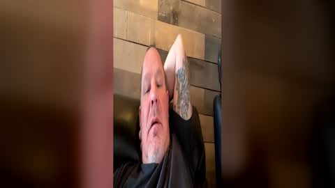 icanmakeyousquirt69 online show from April 29, 8:24 pm