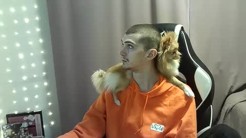 MAX online show from February 11, 9:20 am