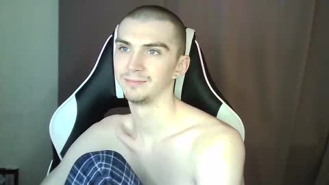 MAX online show from February 2, 11:51 am