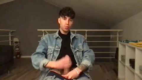 Snapshot of icyninesix chatting on January 8, 10:06 pm icyninesix online show from January 8, 10:06 pm