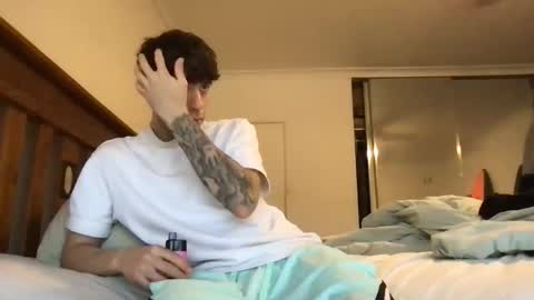 Snapshot of icyninesix chatting on February 21, 4:40 am icyninesix online show from February 21, 4:40 am