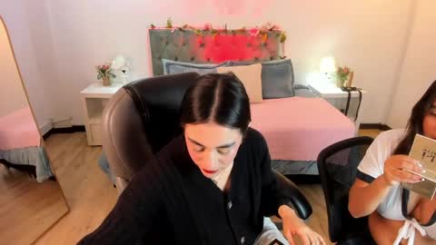 Icy online show from May 13, 11:20 am