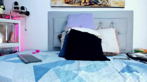 idaly    online show from January 21, 10:30 pm