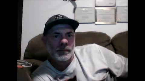 Snapshot of idkwhyidothis348732 chatting on December 28, 1:28 pm idkwhyidothis348732 online show from December 28, 1:28 pm