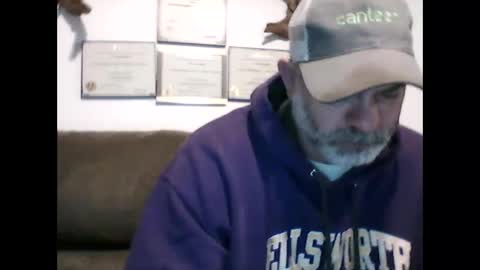 Snapshot of idkwhyidothis348732 chatting on January 8, 11:54 am idkwhyidothis348732 online show from January 8, 11:54 am