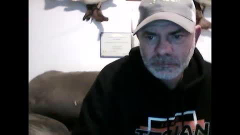 Snapshot of idkwhyidothis348732 chatting on December 26, 12:16 pm idkwhyidothis348732 online show from December 26, 12:16 pm