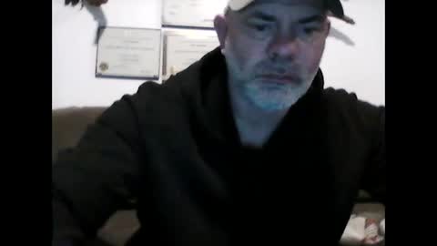 Snapshot of idkwhyidothis348732 chatting on February 11, 12:04 pm idkwhyidothis348732 online show from February 11, 12:04 pm