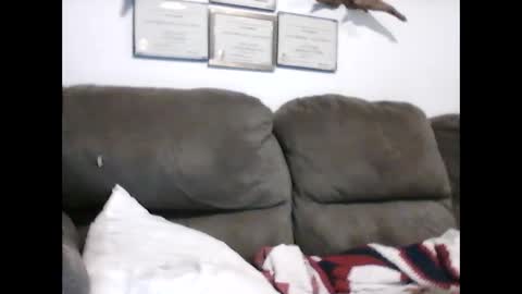 Snapshot of idkwhyidothis348732 chatting on December 3, 8:11 pm idkwhyidothis348732 online show from December 3, 8:11 pm