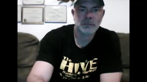 Snapshot of idkwhyidothis348732 chatting on March 10, 11:23 am idkwhyidothis348732 online show from March 10, 11:23 am